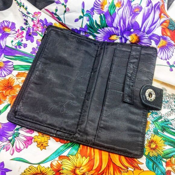 Vera Bradley Black Quilted Microfiber Long Wallet - Picture 4 of 7